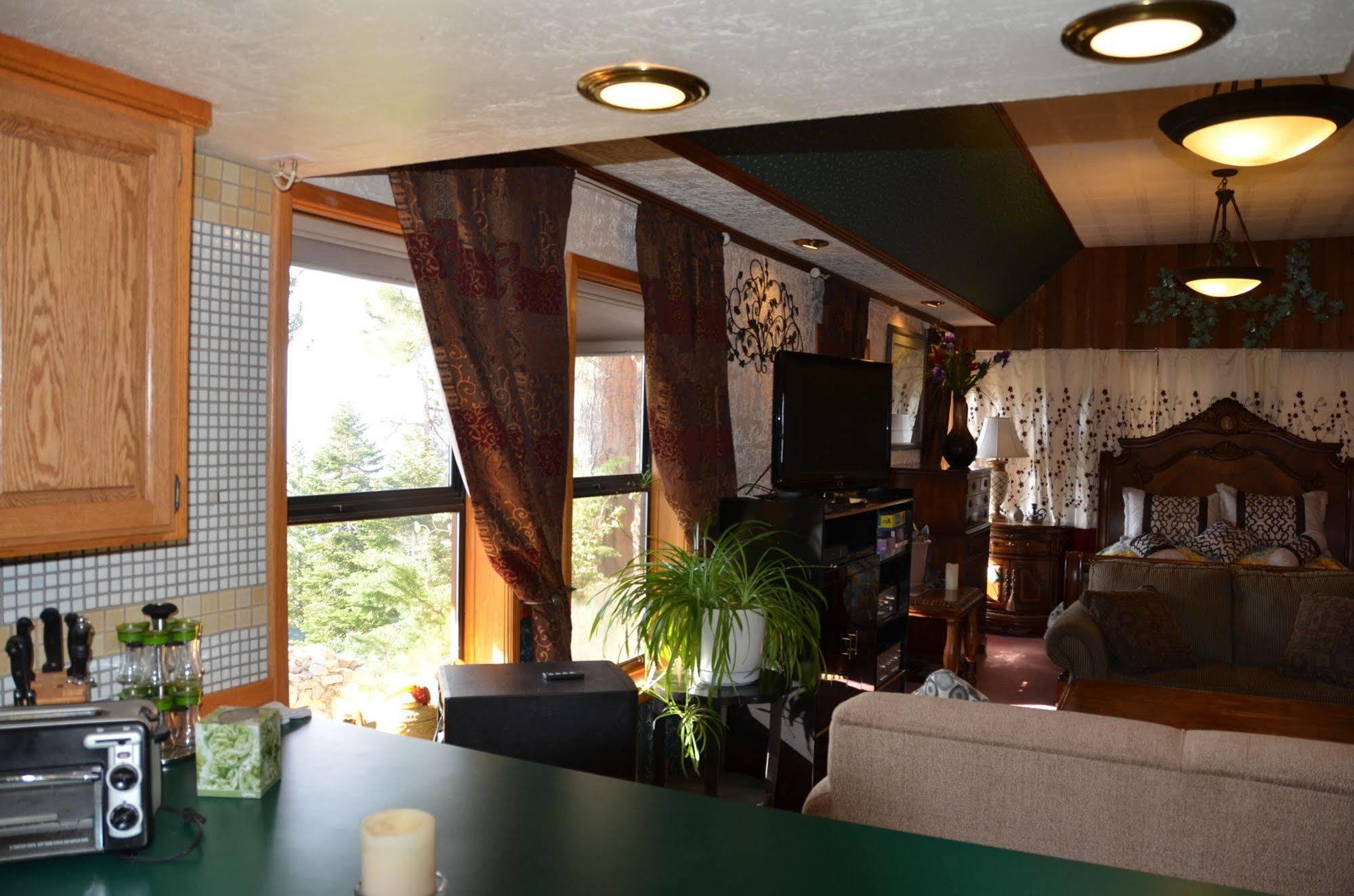 Where Eagles Fly Bed & Breakfast Elk Point Exterior photo