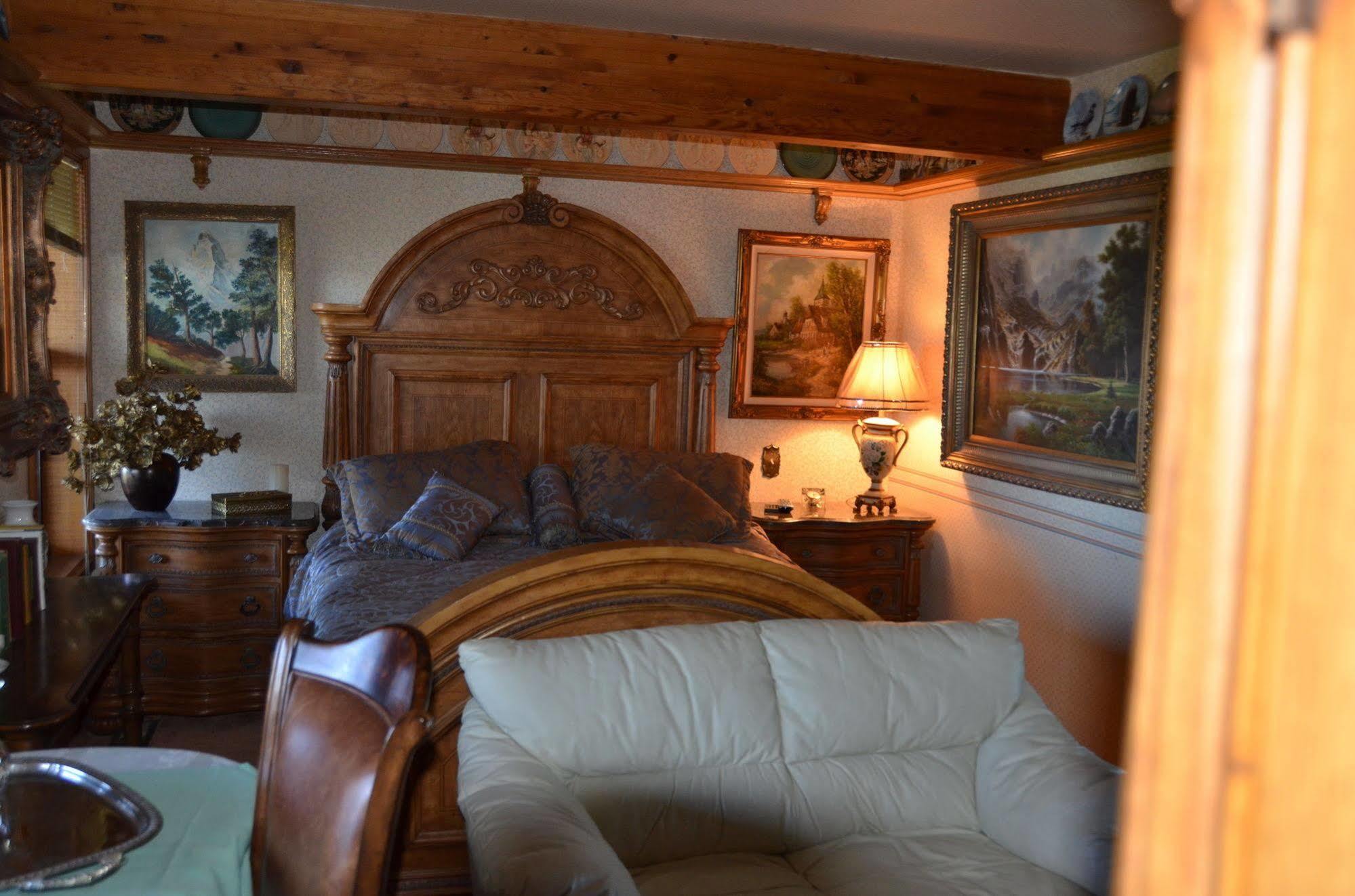 Where Eagles Fly Bed & Breakfast Elk Point Exterior photo
