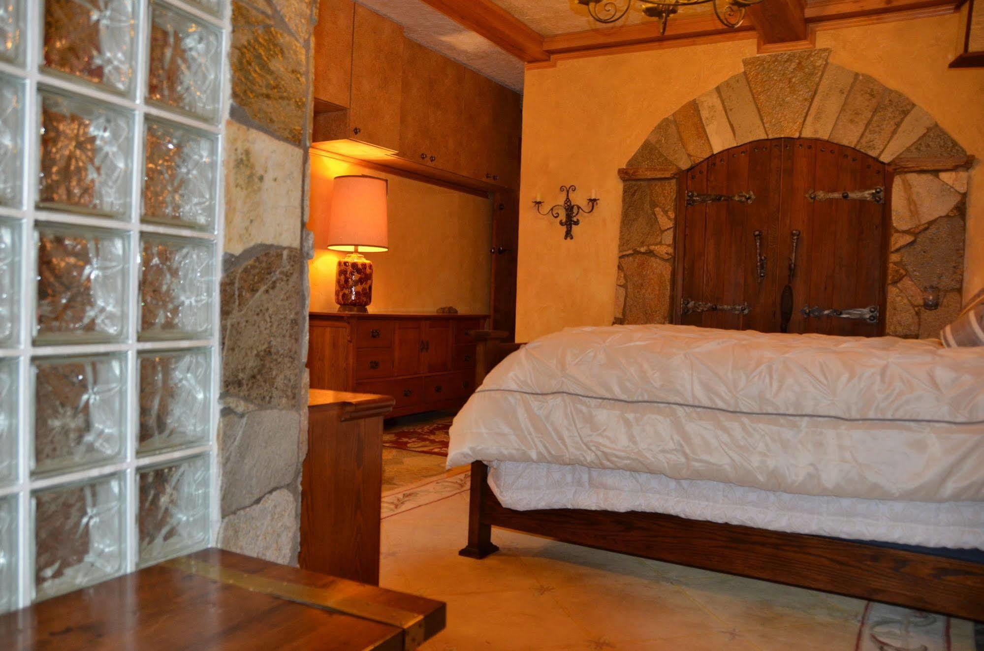 Where Eagles Fly Bed & Breakfast Elk Point Exterior photo