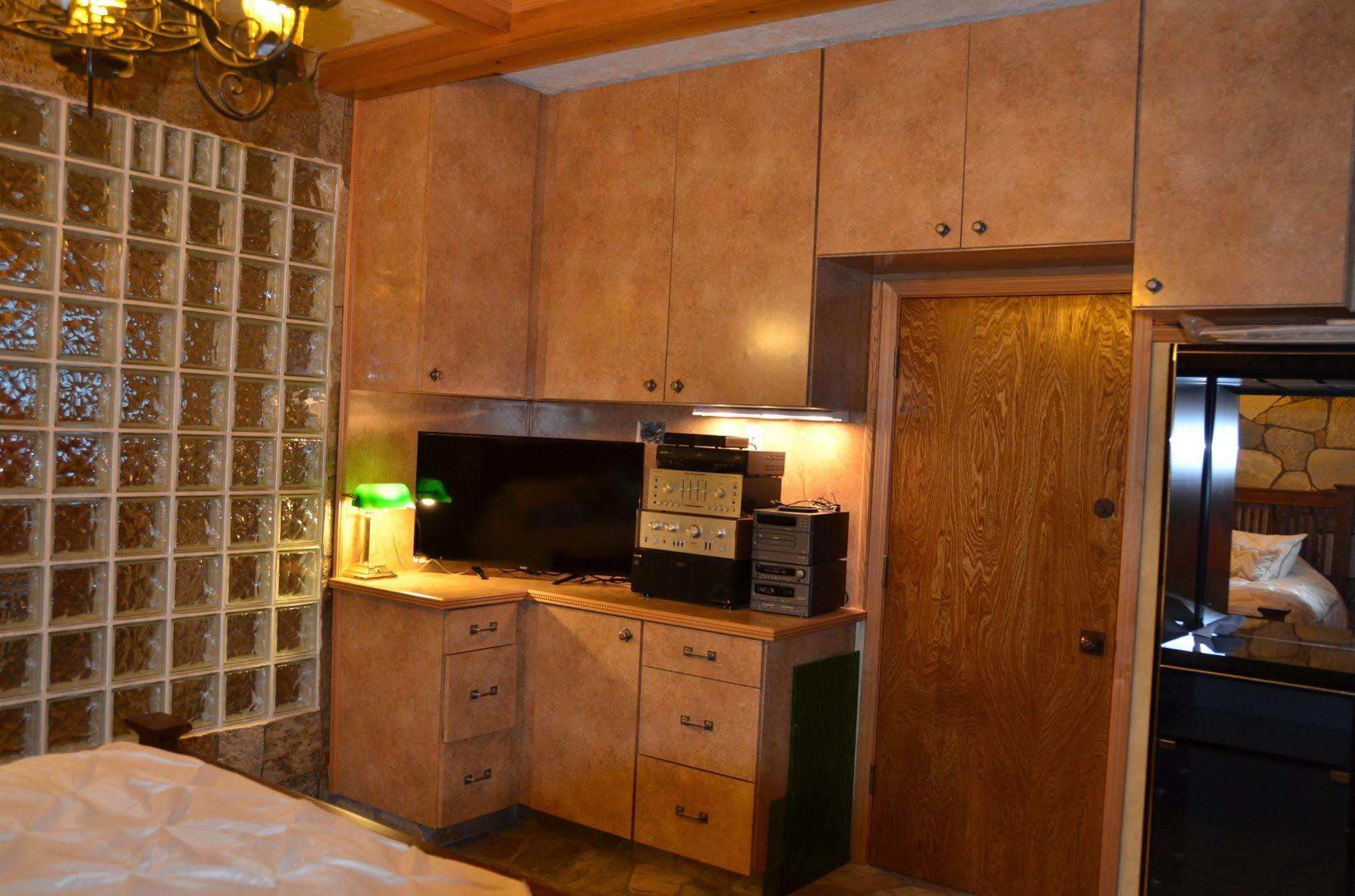 Where Eagles Fly Bed & Breakfast Elk Point Exterior photo