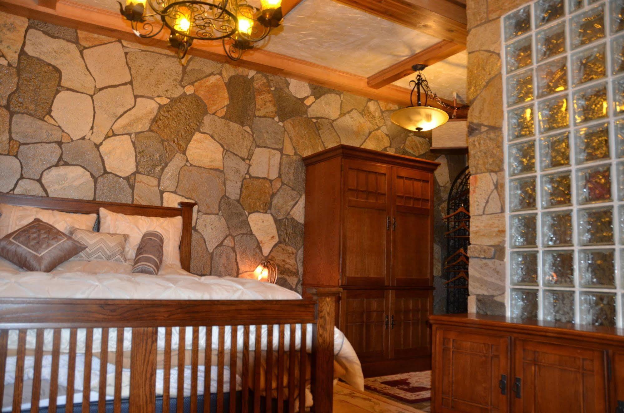 Where Eagles Fly Bed & Breakfast Elk Point Exterior photo